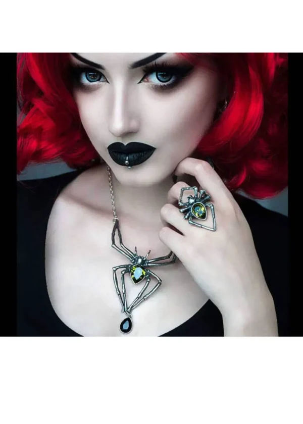 Alchemy Emerald Venom Necklace