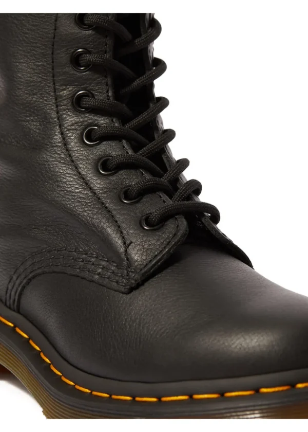 Dr. Martens 1B99 Virginia Boots Black