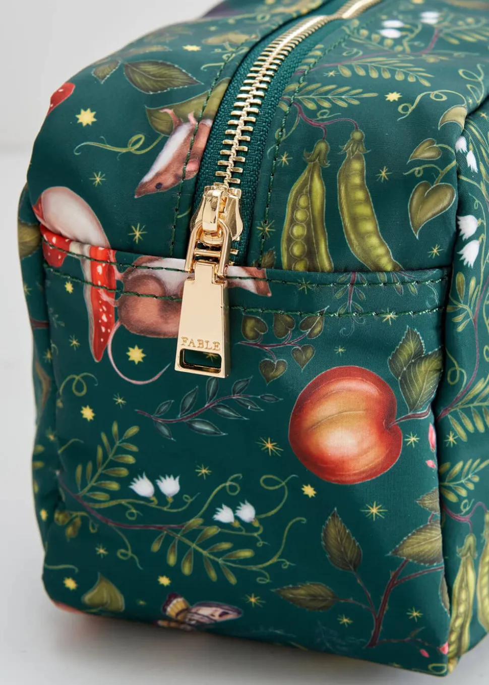 fable_england_into_the_wo_2.webp Fable England Into The Woods Travelbag Green