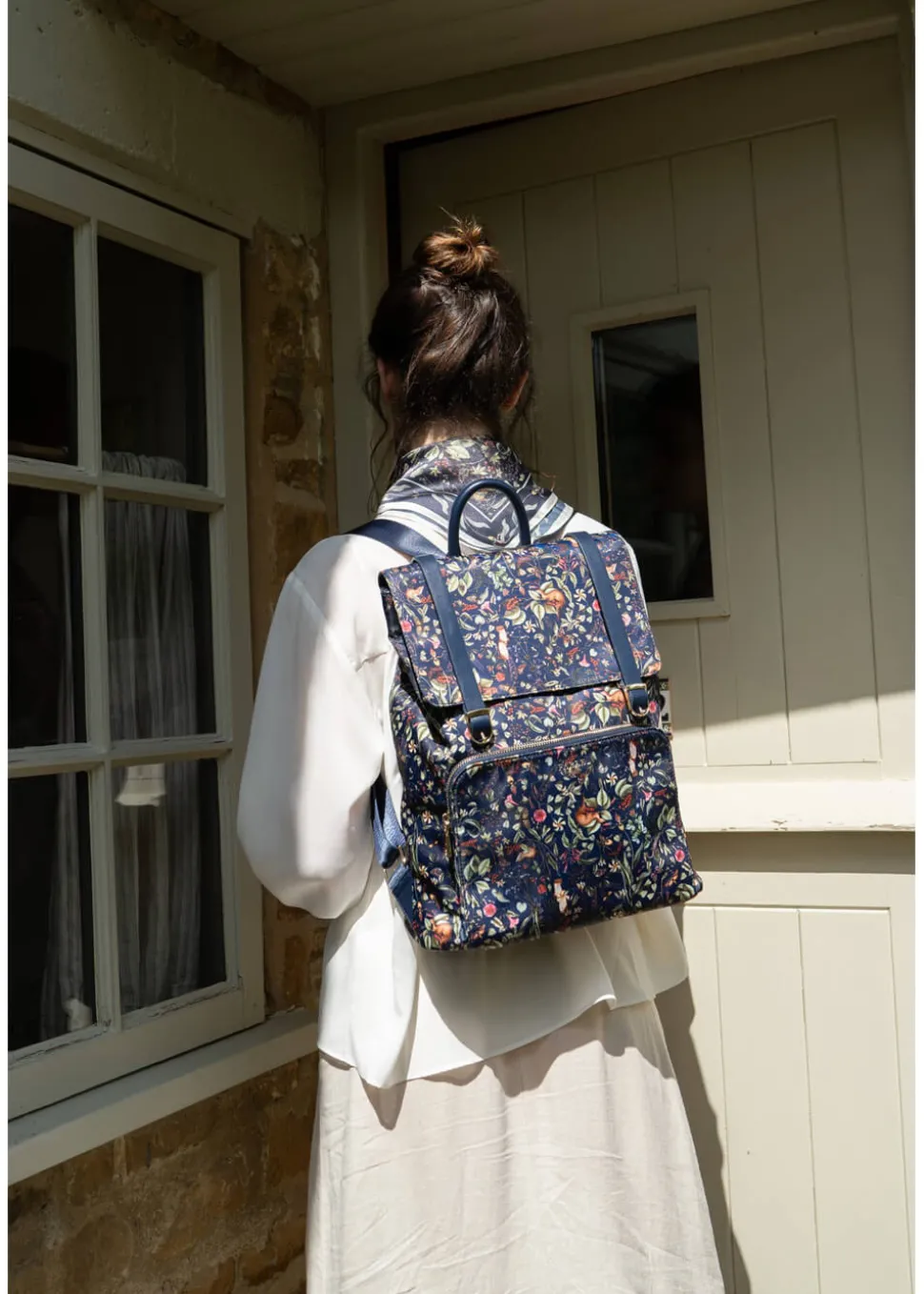 fable_england_wolf_garden_1-2.webp Fable England Wolf Garden Backpack Navy