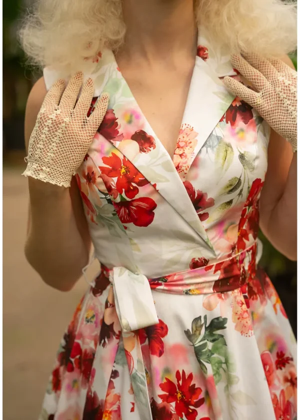 Hearts & Roses Adelyn Floral 50's Swing Dress White
