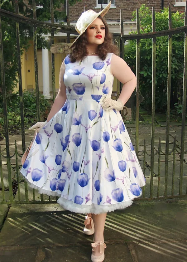 Hearts & Roses Cathy Floral 50's Swing Dress White Blue