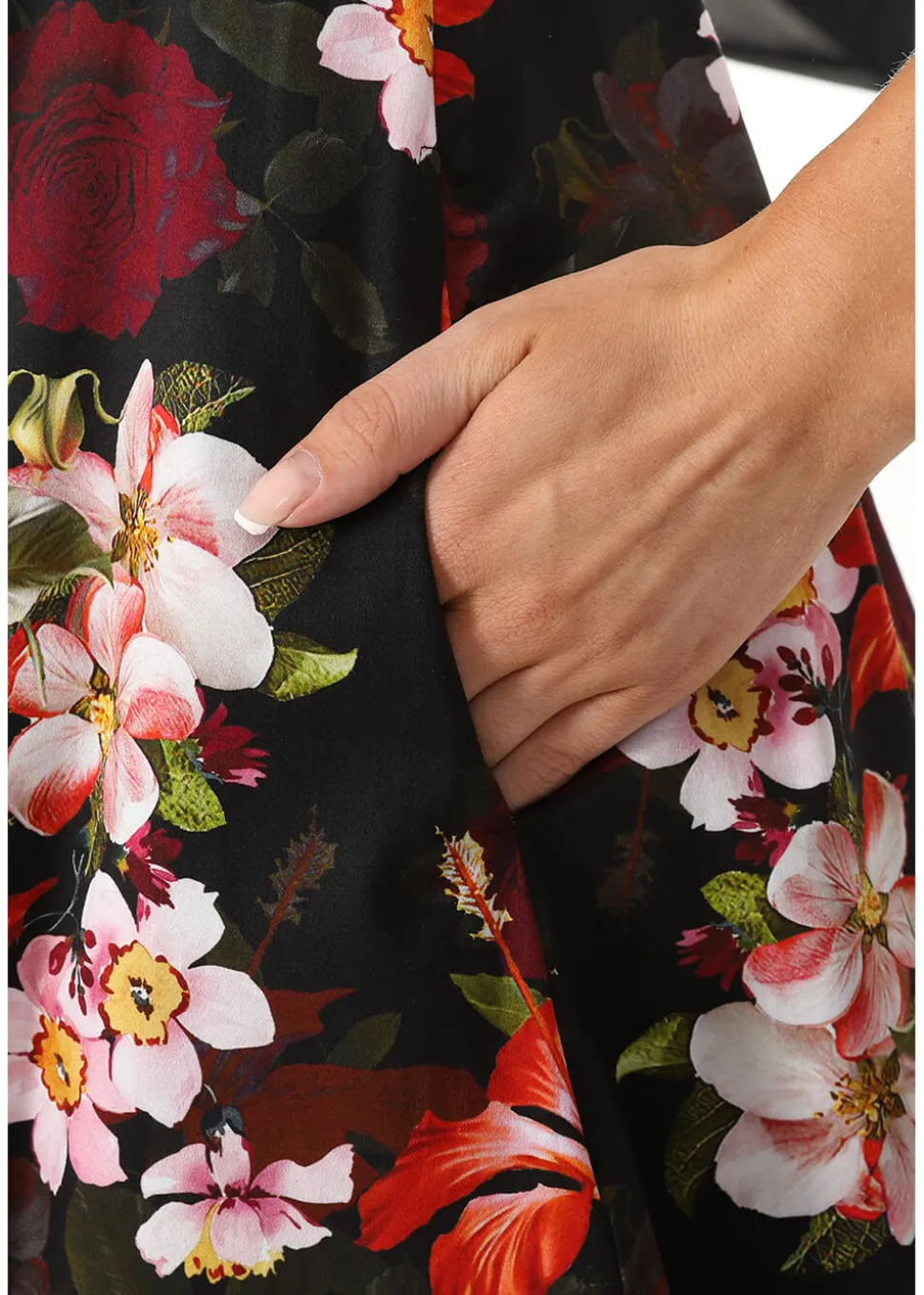 hearts__roses_kali_floral_6.webp Hearts & Roses Kali Floral 50's Swing Dress Black