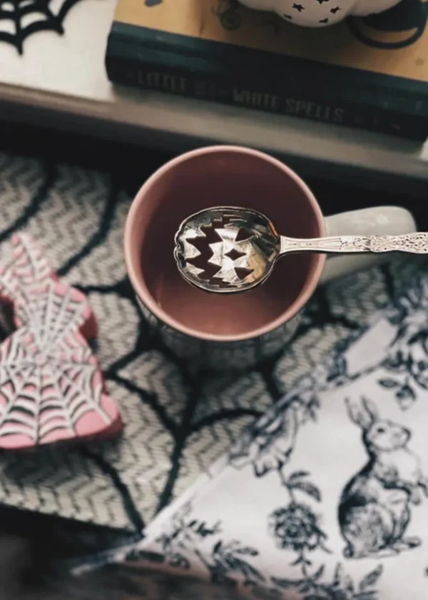 Lively Ghosts Haunted Hallows Tea Spoons Silver