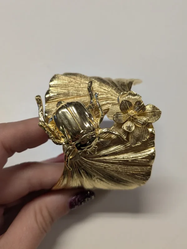 Lotta Djossou Paris Maybug on Leaf Bracelet Gold