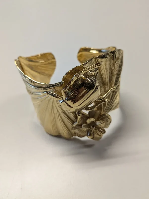 Lotta Djossou Paris Maybug on Leaf Bracelet Gold