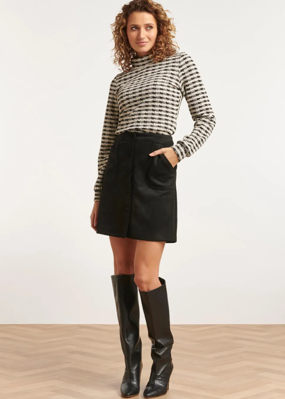 smashed_lemon_groovy_baby_1.webp Smashed Lemon Groovy Baby 60's Skirt Black