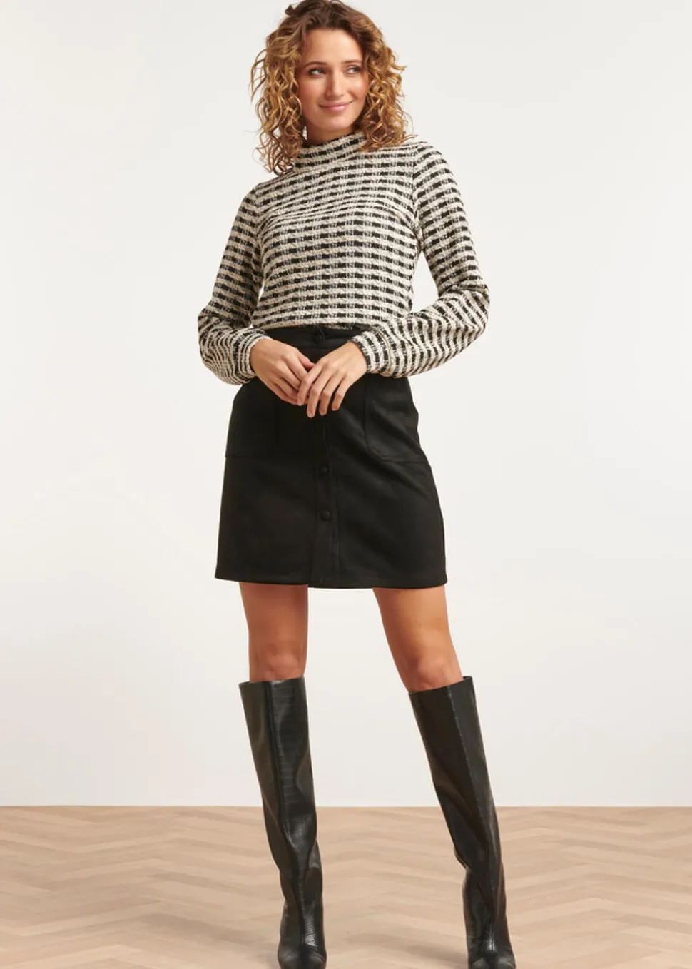 smashed_lemon_groovy_baby_2.webp Smashed Lemon Groovy Baby 60's Skirt Black