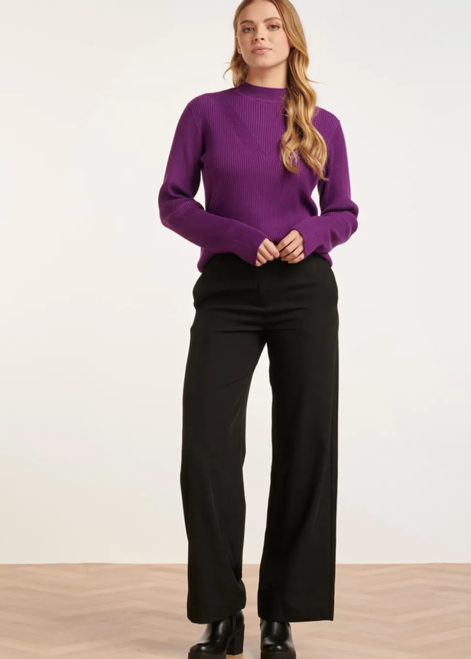 smashed_lemon_vshaped_lov_4-1.webp Smashed Lemon V-Shaped Love 60's Jumper Purple